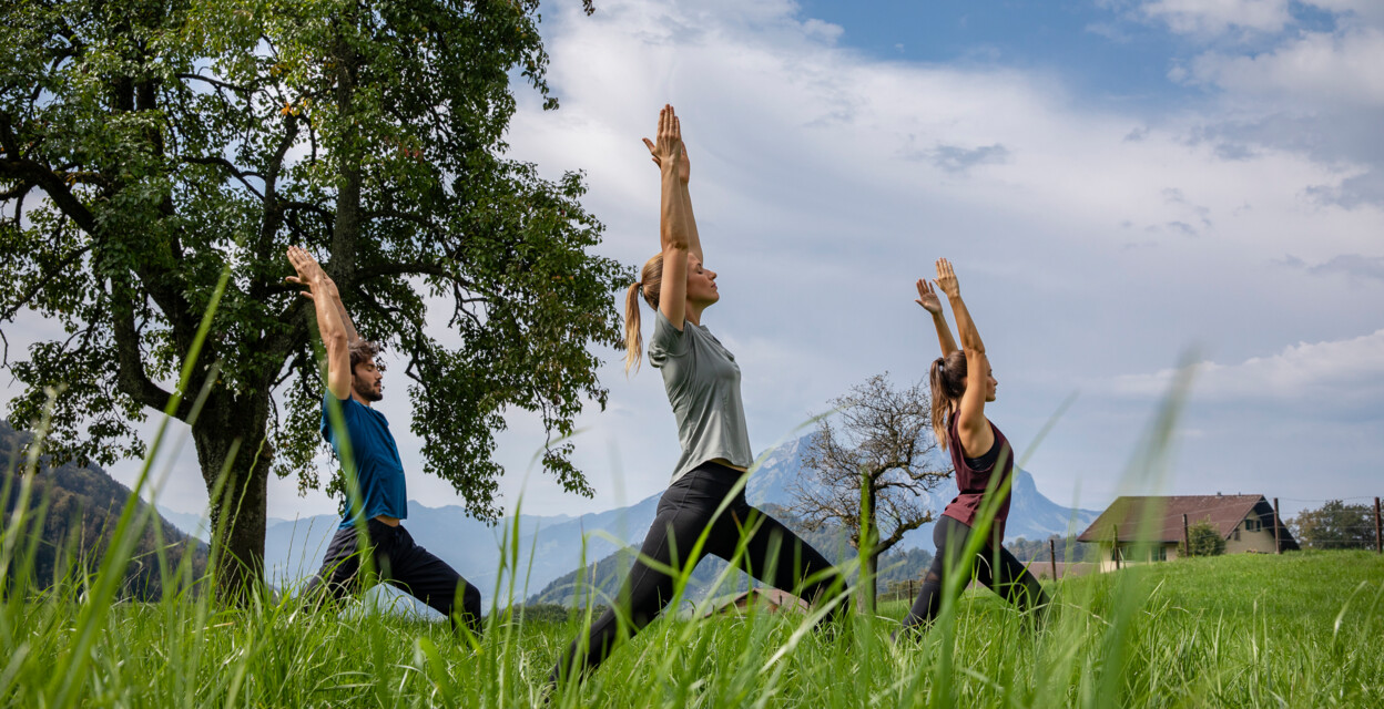 WH_Yoga_outdoor_6_Relactions_unlimited usage rights