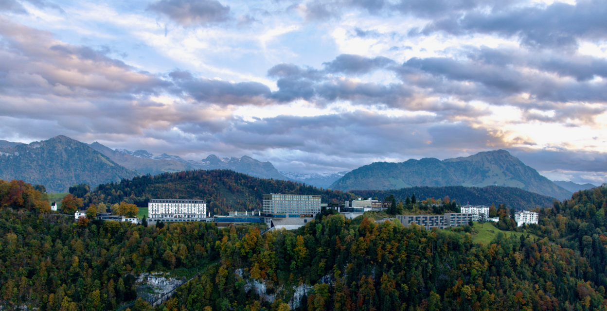 Resort Autumn_Cover Image