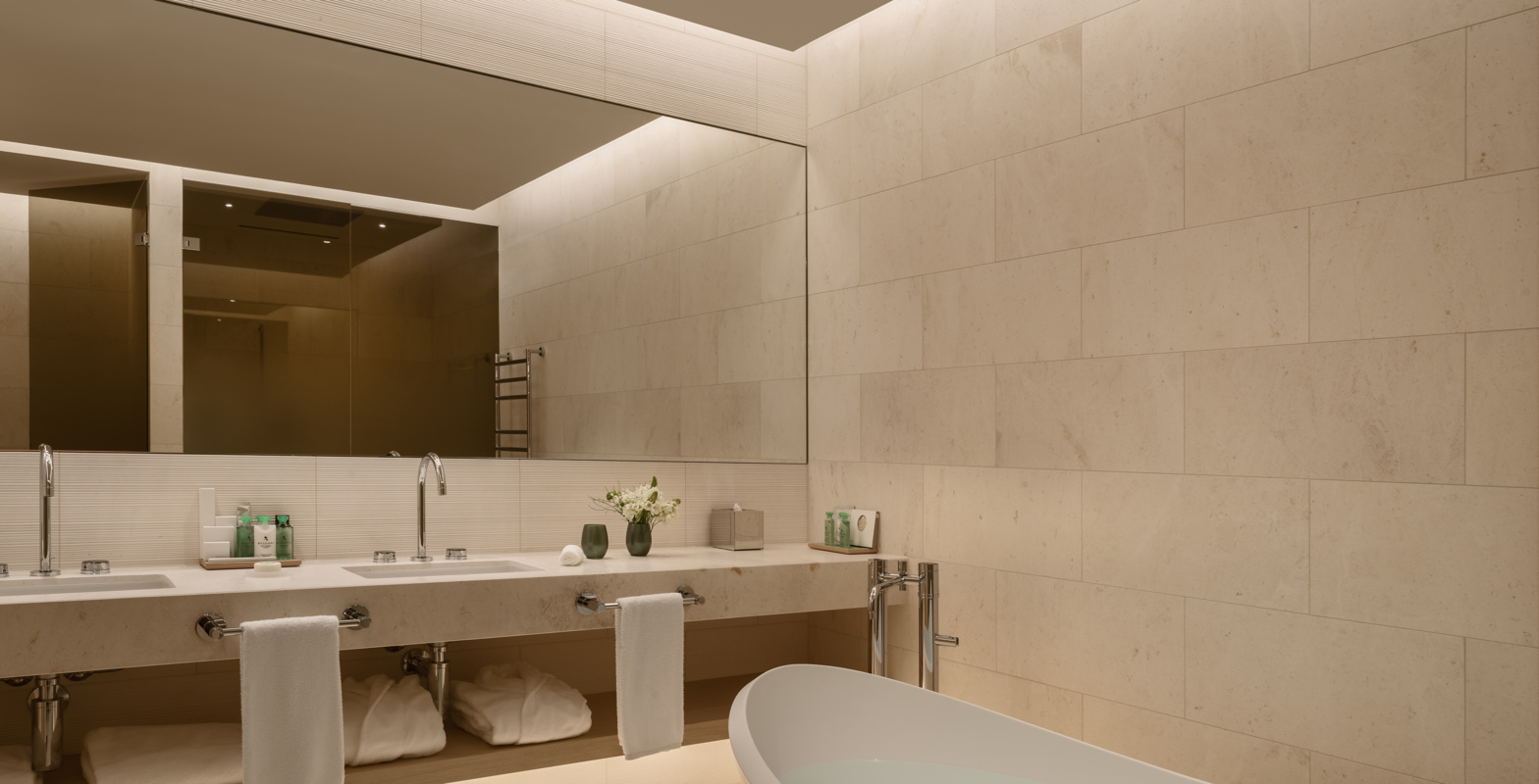 WH_Vitality_Suite_Bathroom