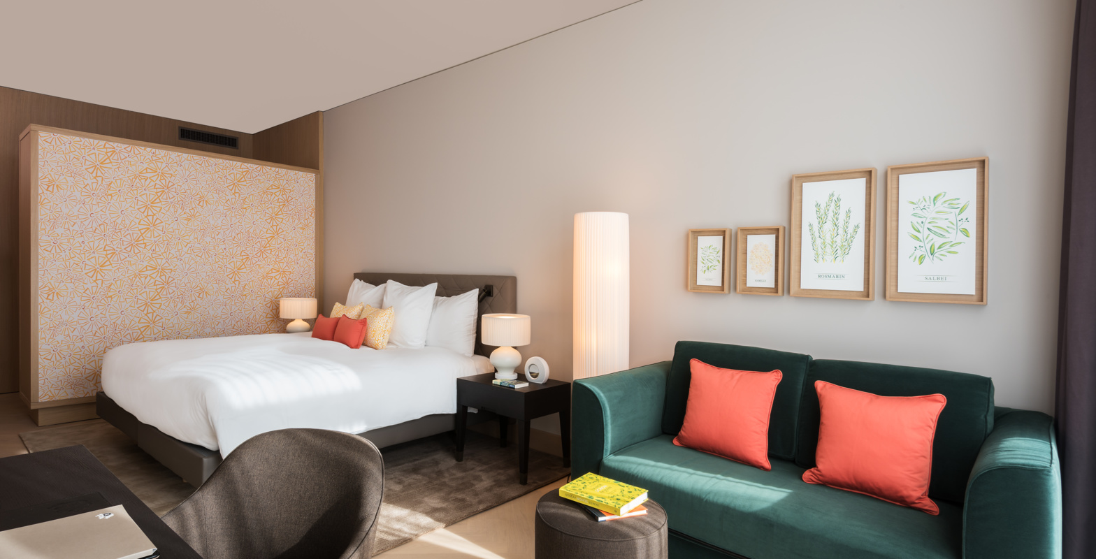 WH_Vitality_Suite_Bedroom_Couch