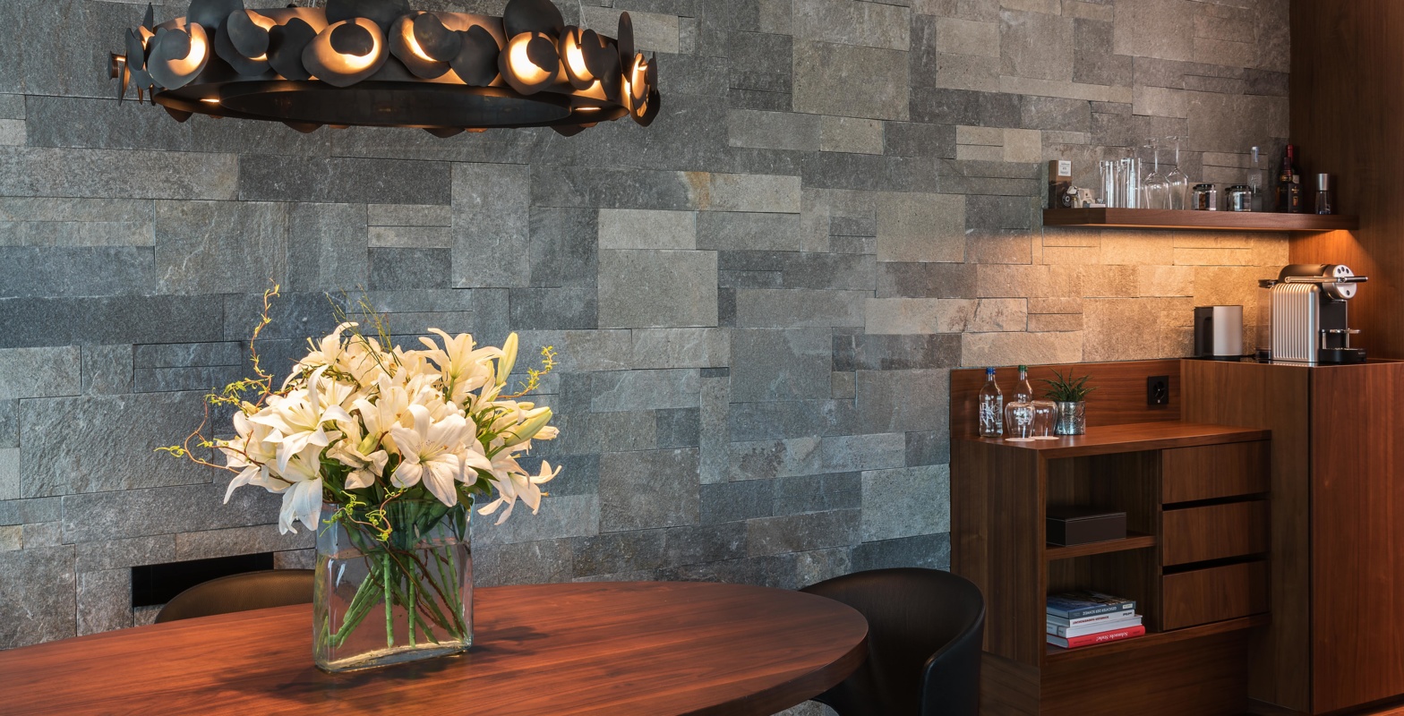 BH_Lakeview Suite_Dining Area