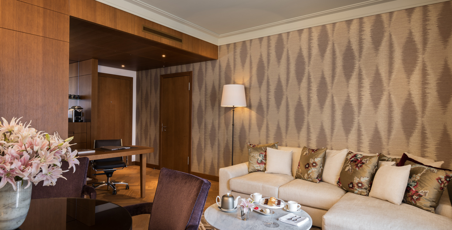 PH_Lake View Suite_Living Room