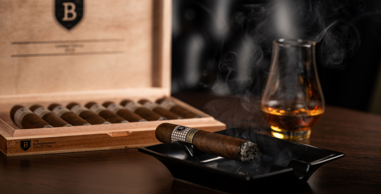 Whiskey_Cigar_Image Slider