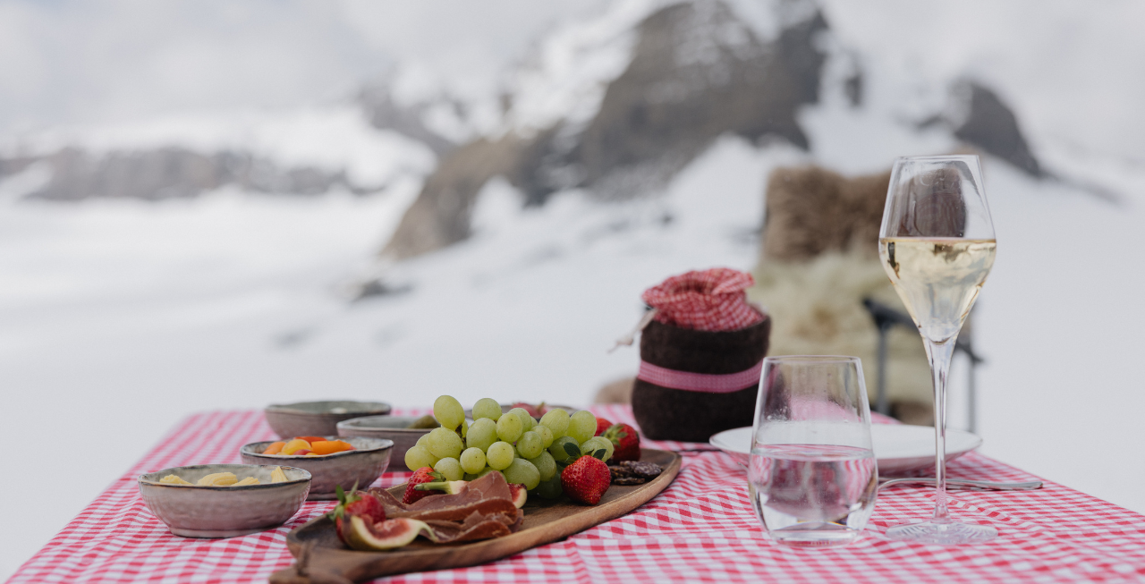 Raclette with a Difference_Table Setup©ronson