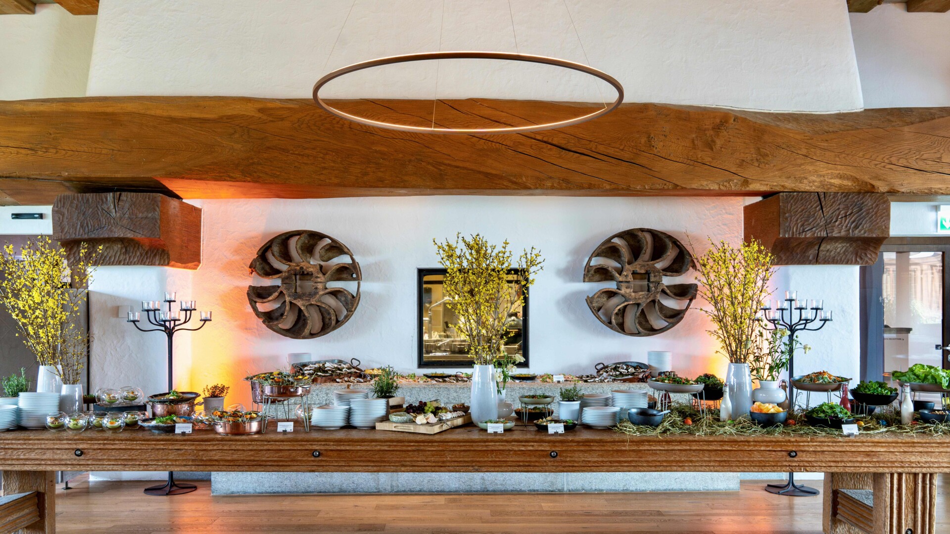 Easter_buffet_Oak_setup_2_web size_Elise Quiniou_unlimited usage rights