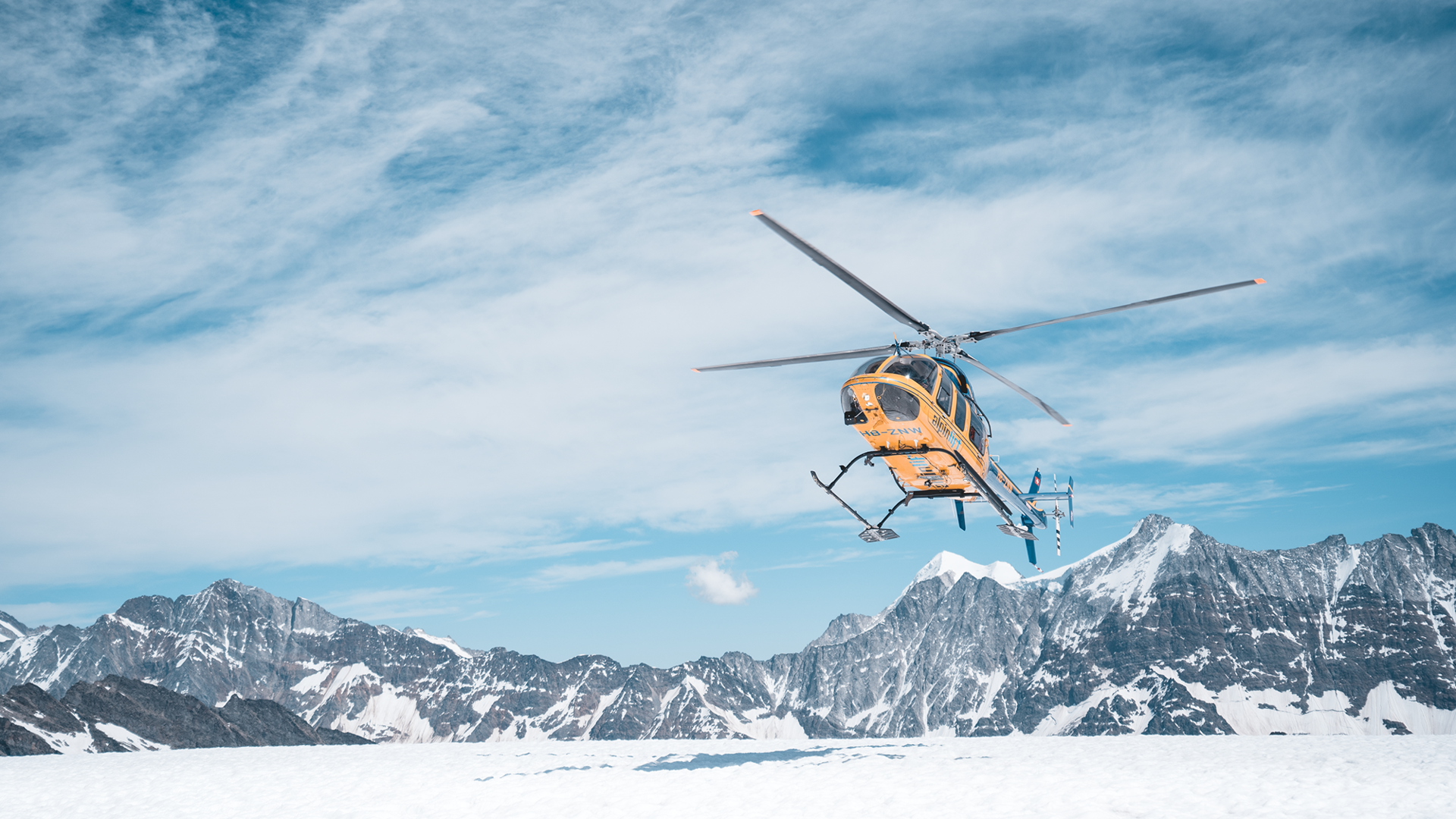 helicopter_flight_raclette with a view_snow_mountains_01