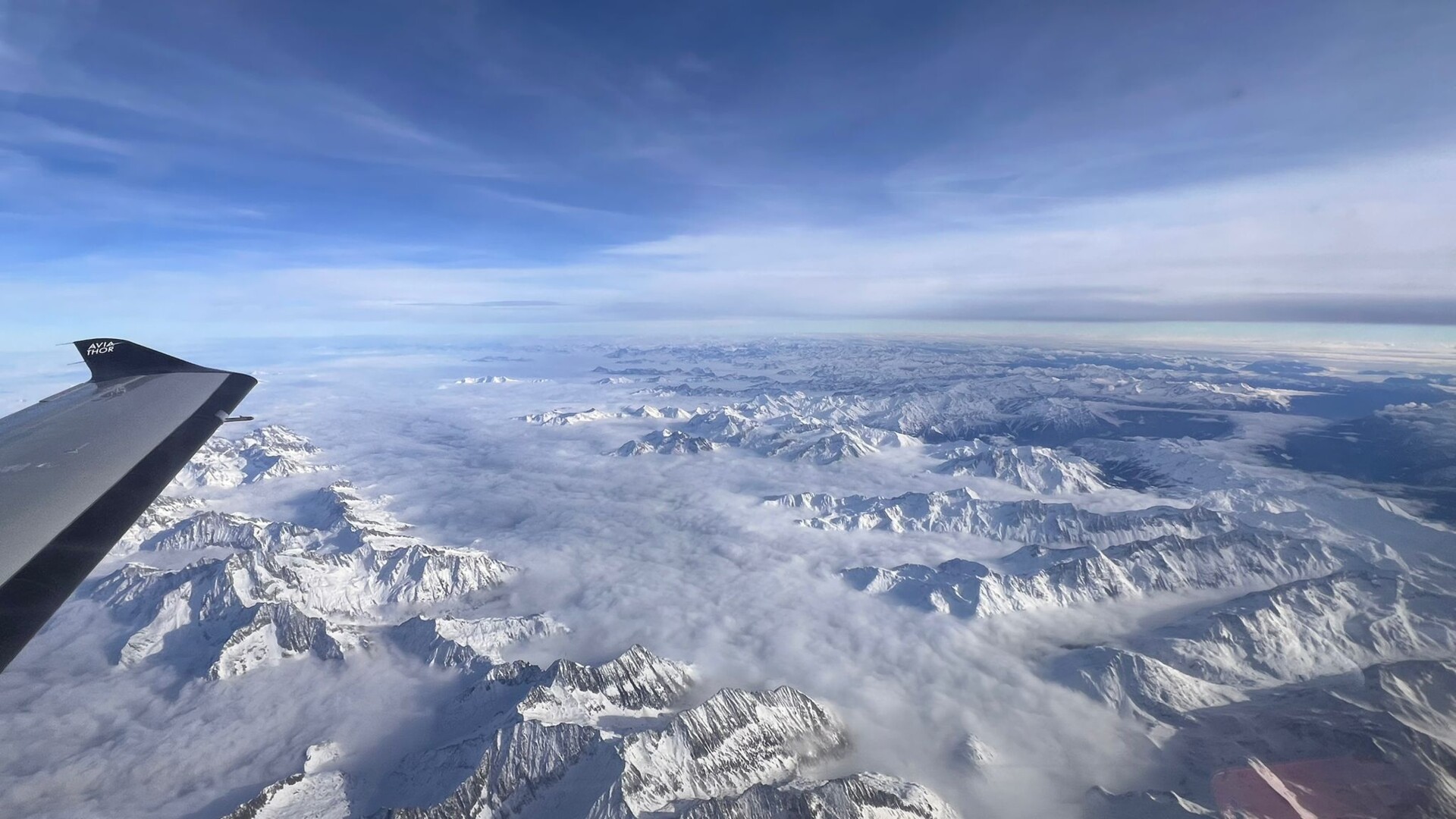 Aviathor_Flight_Alpine View_Above the Clouds_Winter