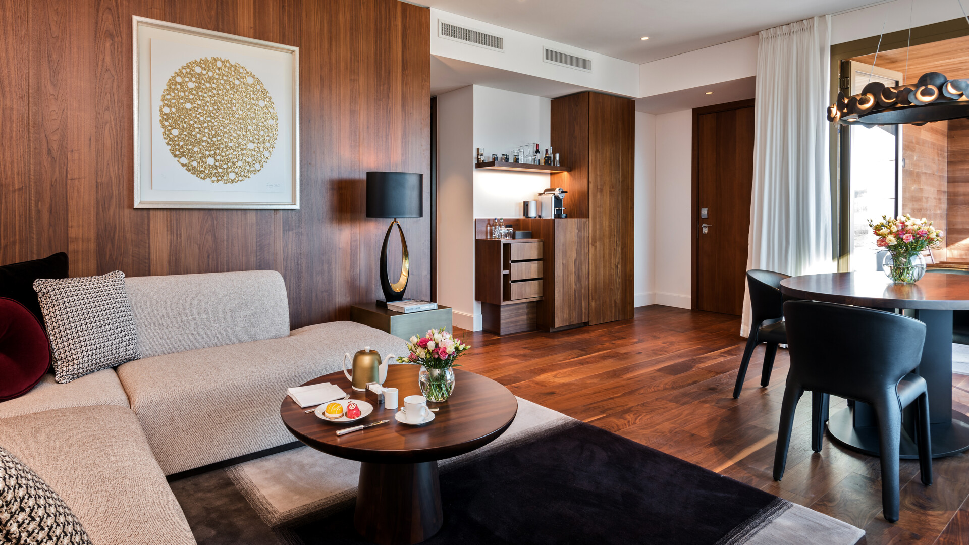 BH_Spa Suite_Living Room