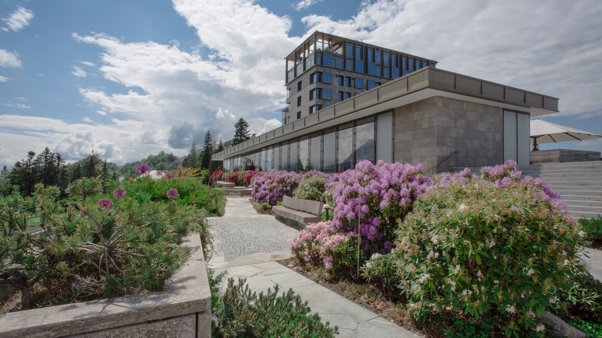 Bürgenstock Hotel_Shopping_Garden
