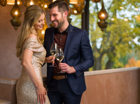 Parisa_couple_champagne_01