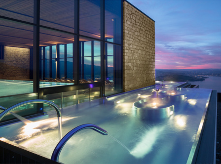 BH_alpine spa_infinity pool_night_lake lucerne_01