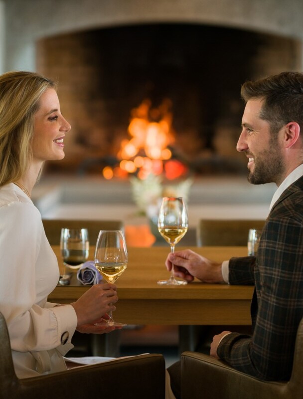 Oak Grill & Pool Patio_Couple 3_Romeo Balancourt_10.2021_5 years usage rights_web-Crop