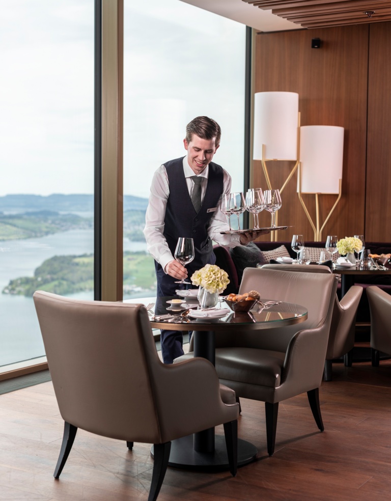 BHR_service_men_career_F&B_01