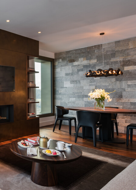 Contemporary Lake View Premium Suite