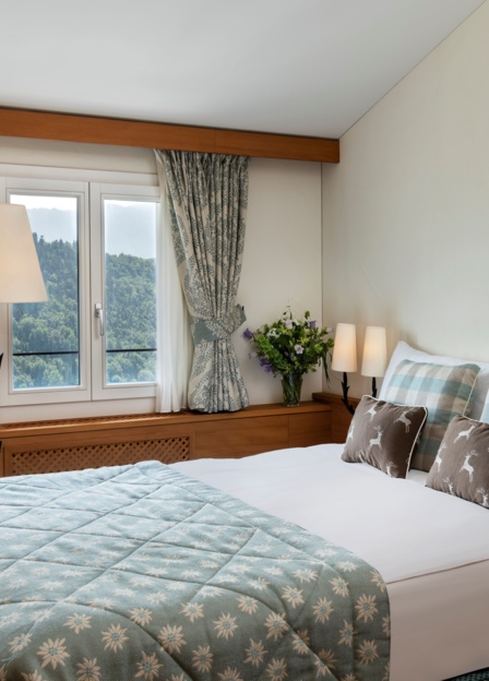 Taverne_bedroom_RG_web-crop_2